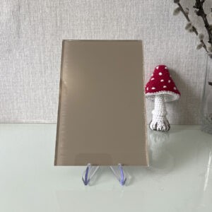 Фото Стекло Лакобель цвет светло - коричневое RAL 1236